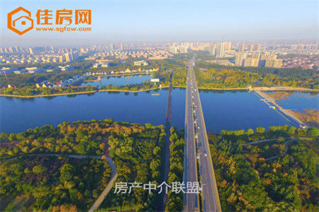 海棠湾5室3厅3卫阁楼车位附房改名124万218m2出售
